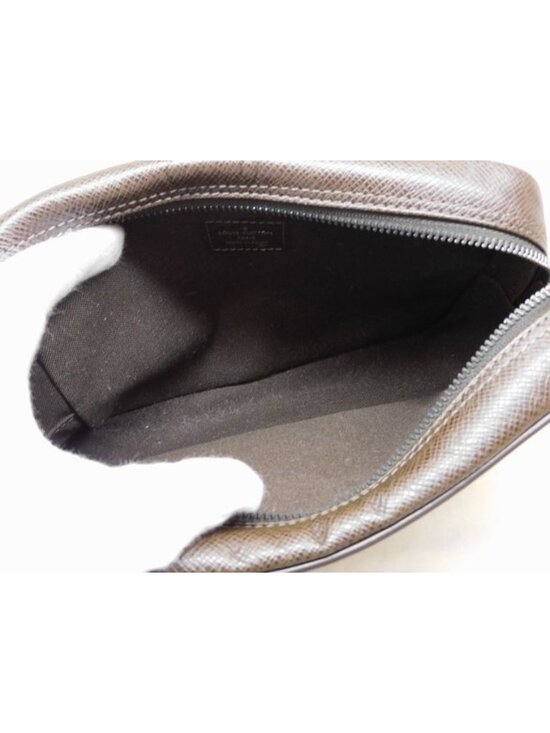 Louis Vuitton Taiga Calga Strap Clutch - Picture 3 of 5